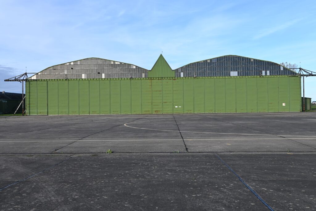 Actifs : Hangar stationnement Aérodrome Châteaudun